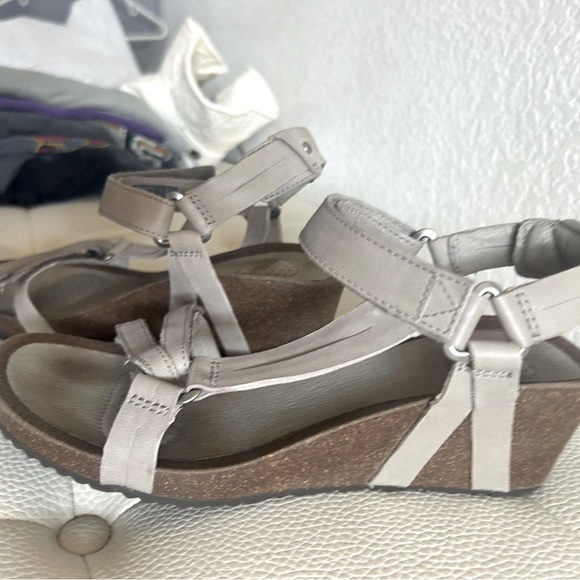 Teva sandal size 7.5 - Picture 6 of 6